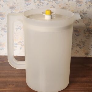 Vintage Tupperware Sheer Ice 2 Quart Pitcher #1676